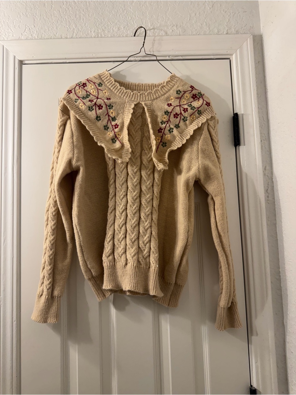 Embroidered Scallop-Collar Cable Knit Sweater - Cream